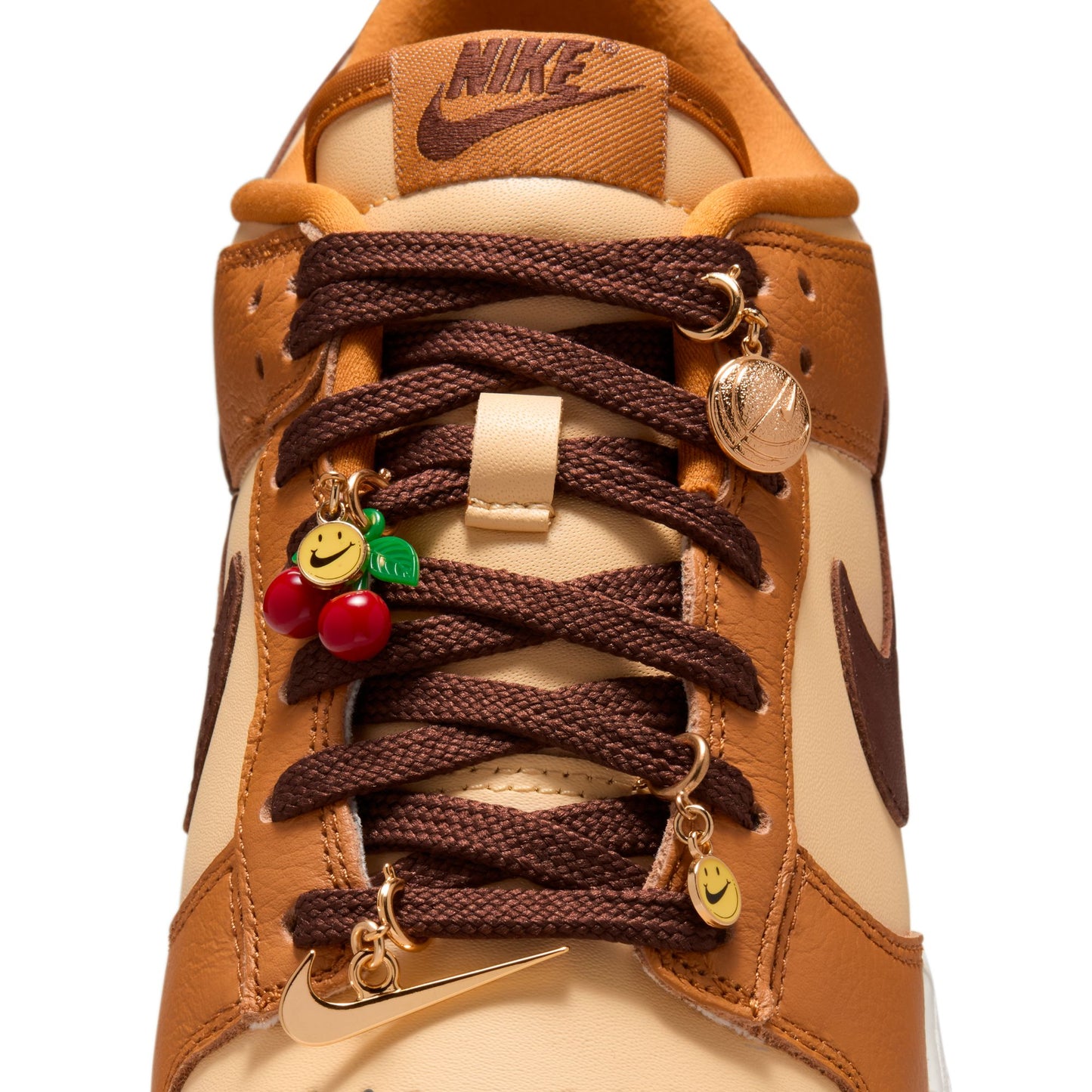 Nike Dunk Low SE HQ7487-700