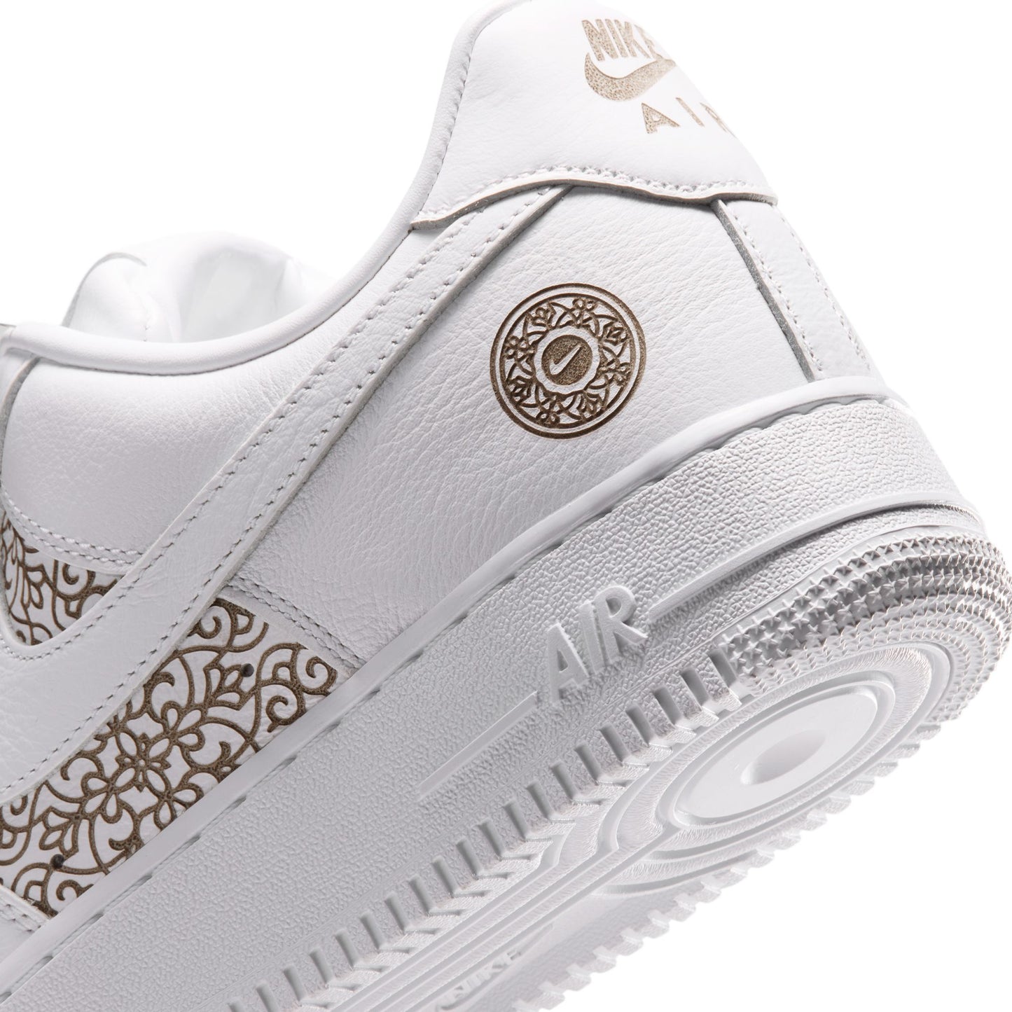 Nike Air Force 1 '07 LV8 IV5754-100
